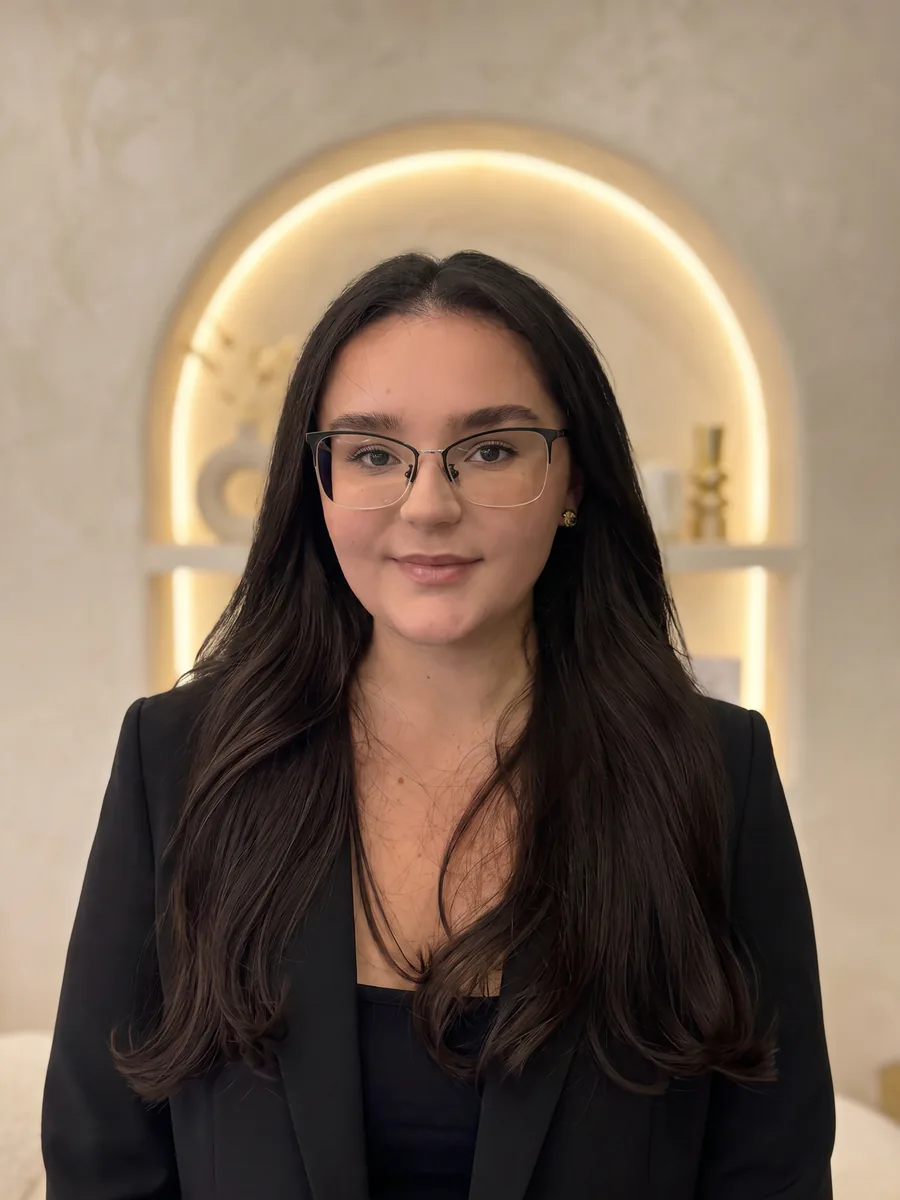Dea Sokolli, Medical Graduate · Aesthetic Medicine